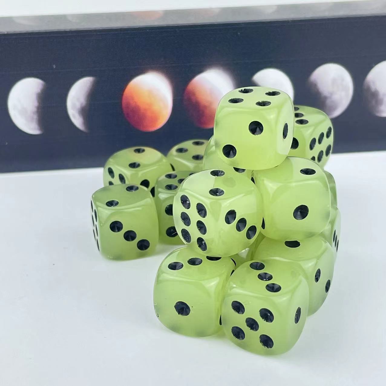 Board Game Yahtzee - 10-pack 14 mm D6 zeszijdige Glow